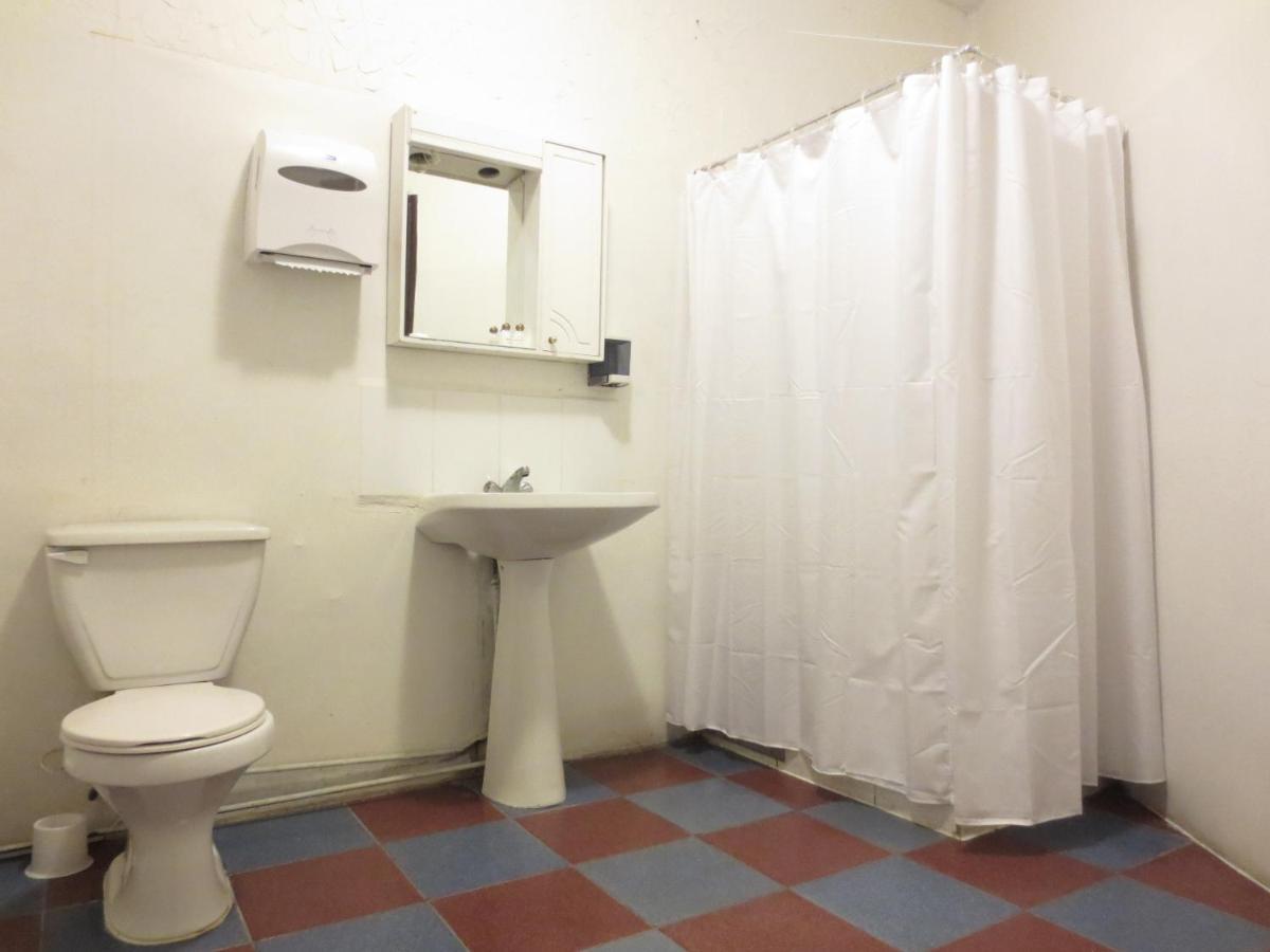 Hostal Plaza Londres 77 Сантьяго Экстерьер фото