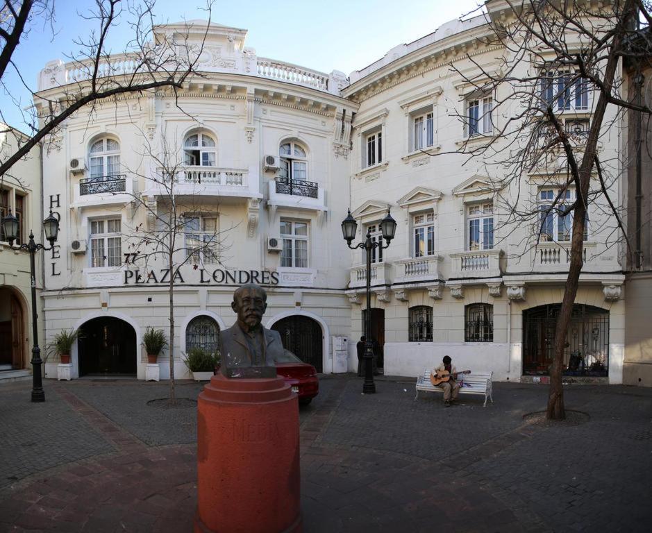 Hostal Plaza Londres 77 Сантьяго Экстерьер фото